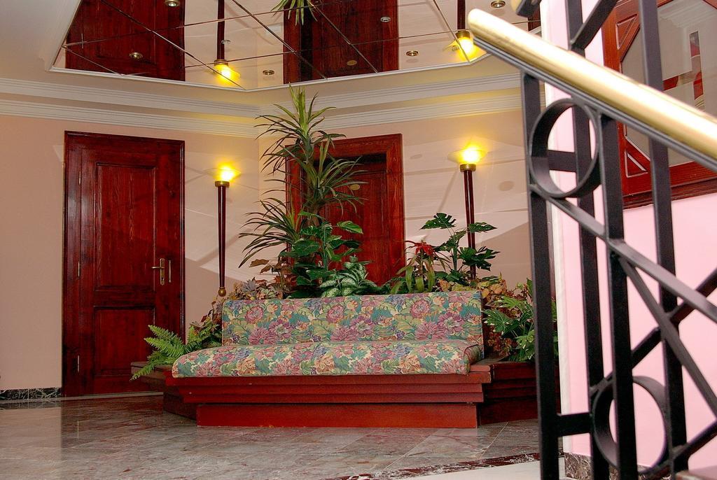 Bellevue Hotel And Resort Бардеев Екстериор снимка