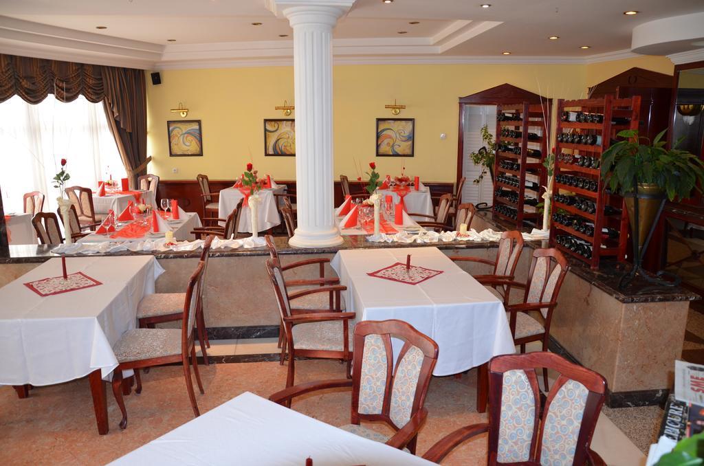 Bellevue Hotel And Resort Бардеев Екстериор снимка
