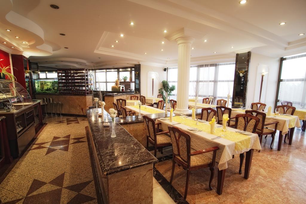 Bellevue Hotel And Resort Бардеев Екстериор снимка