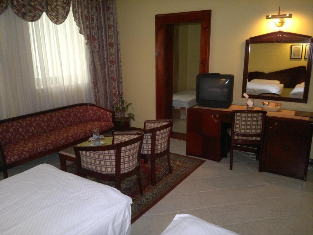 Bellevue Hotel And Resort Бардеев Стая снимка